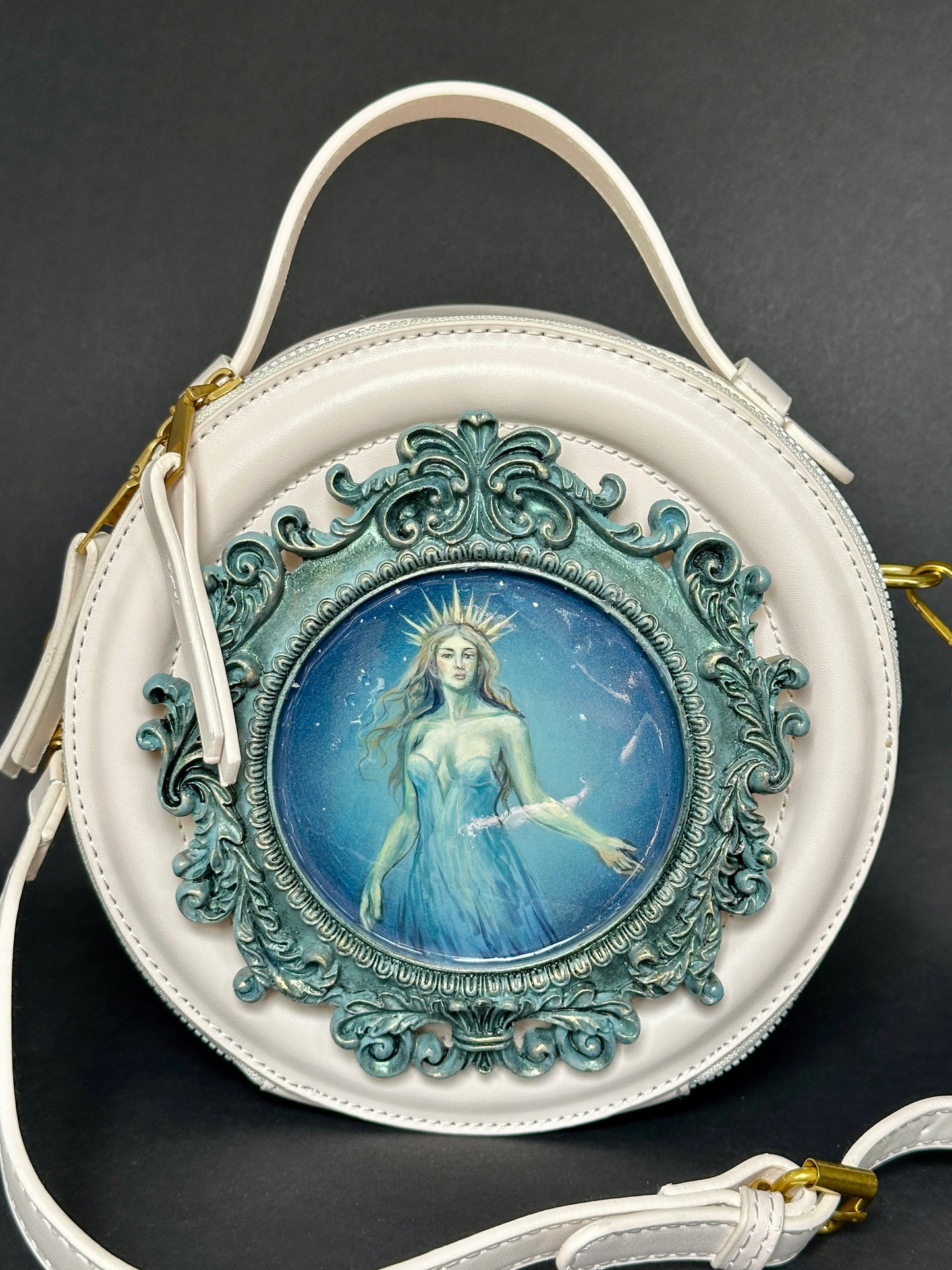 Crăiasa Soarelui – Colecția Mistic