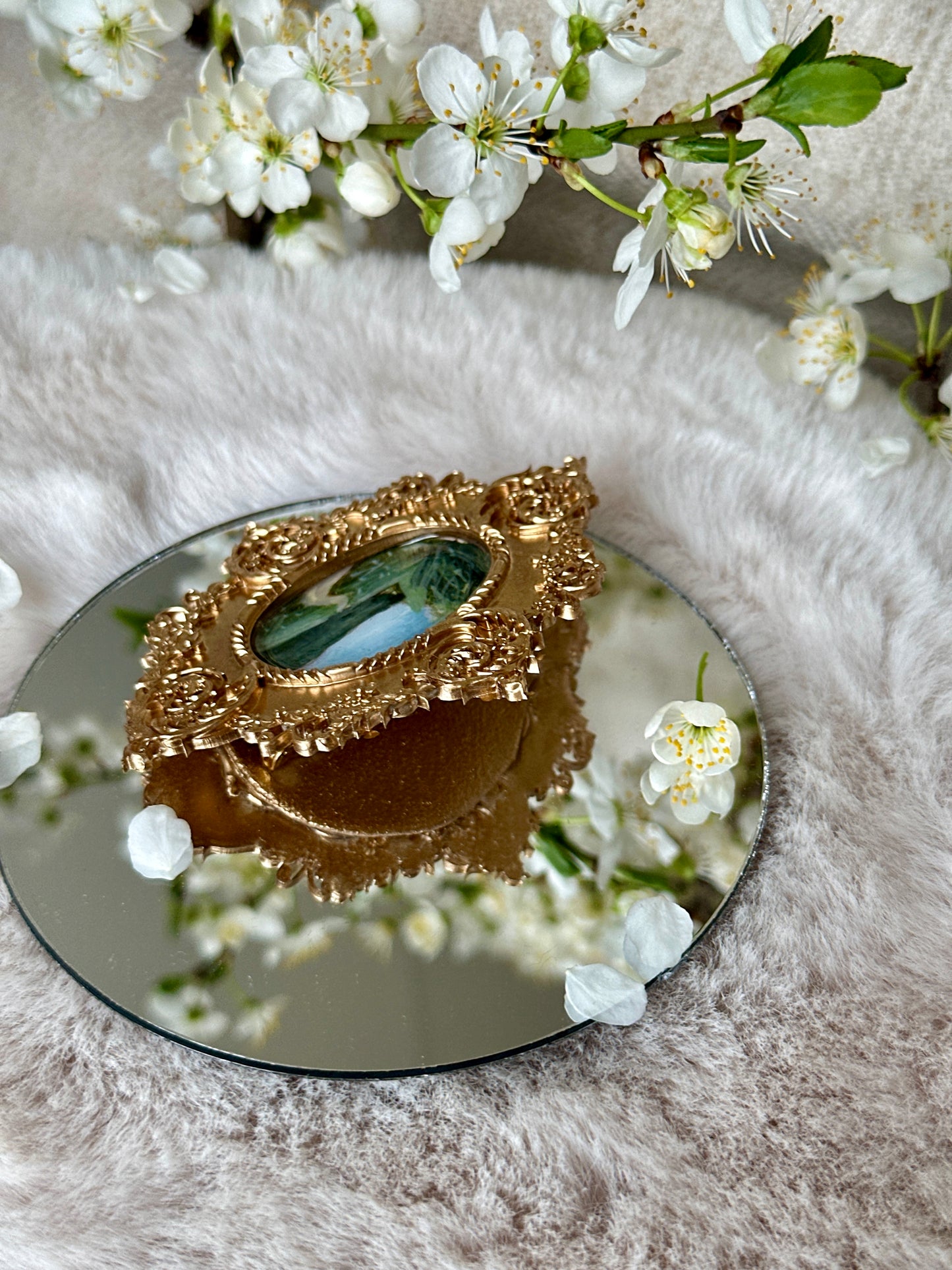 Broșă „Cărarea Fermecată”