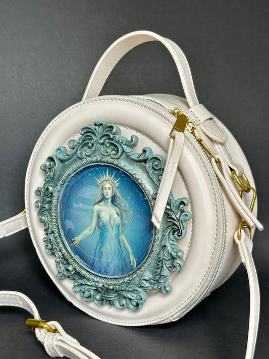 Crăiasa Soarelui – Colecția Mistic