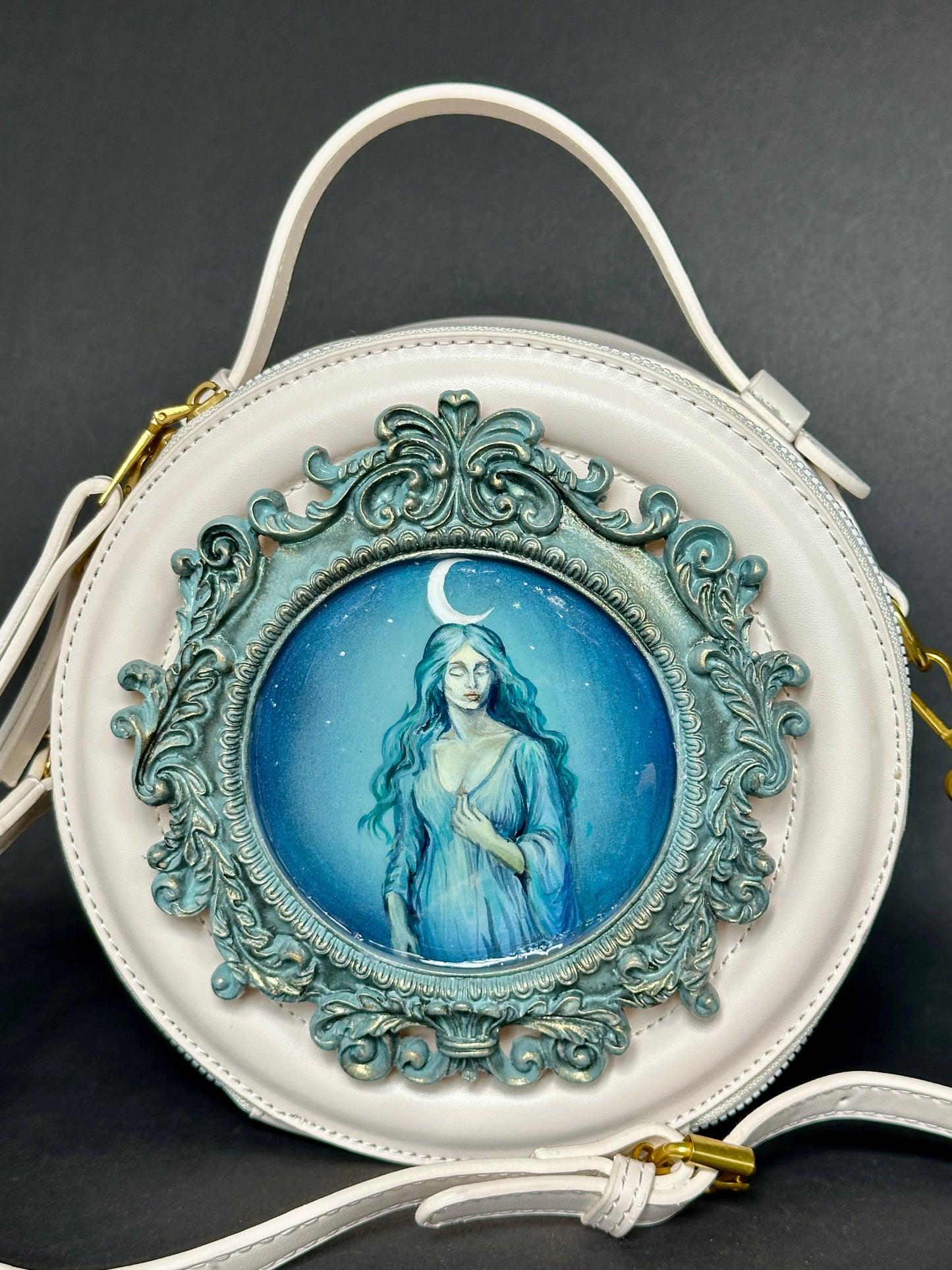 Crăiasa Lunii – Colecția Mistic