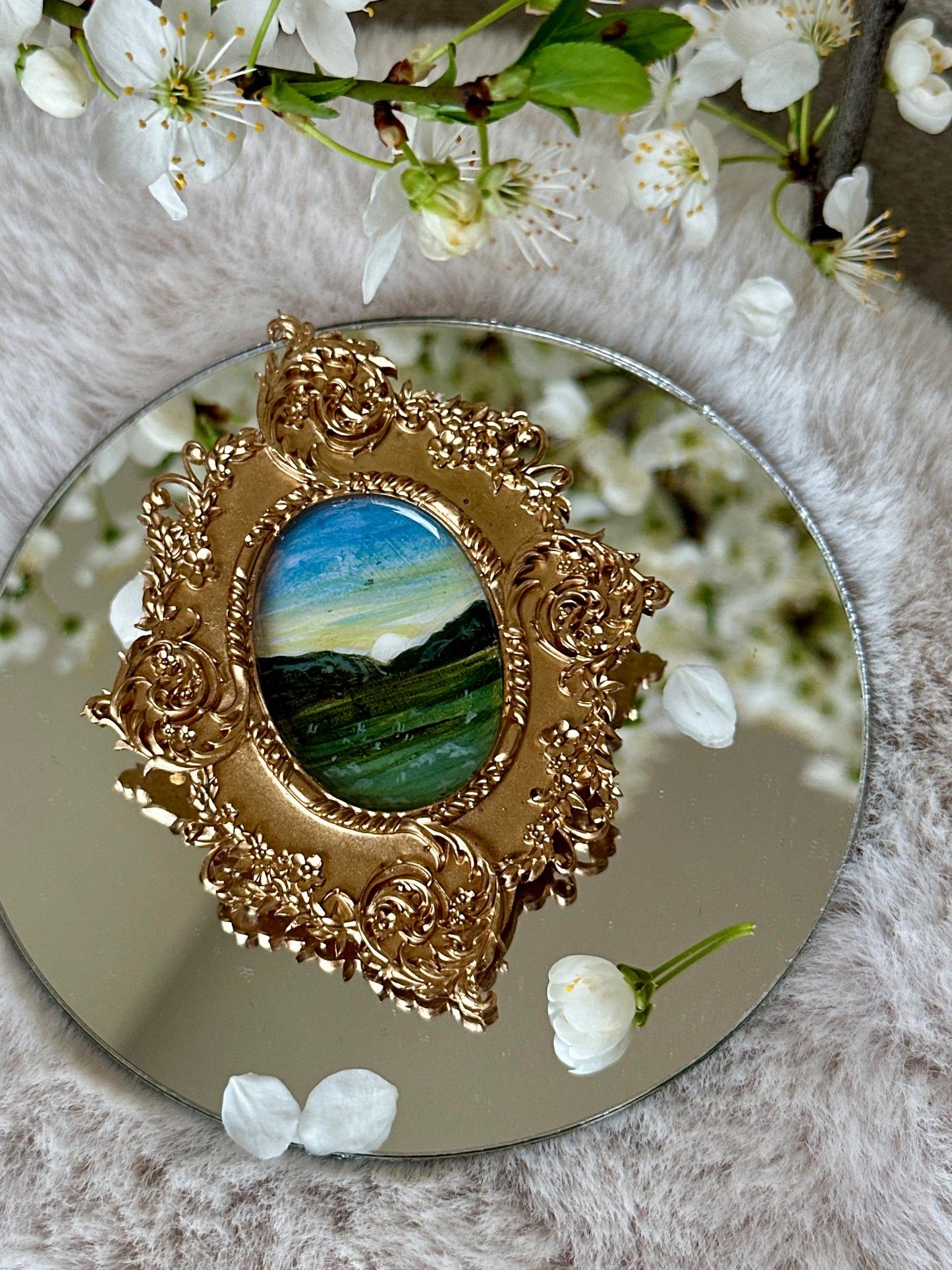 Broșă ,,Zorii Dimineții”